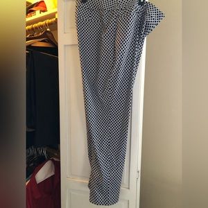 Chicos size 2.5 pull on pants - never worn
